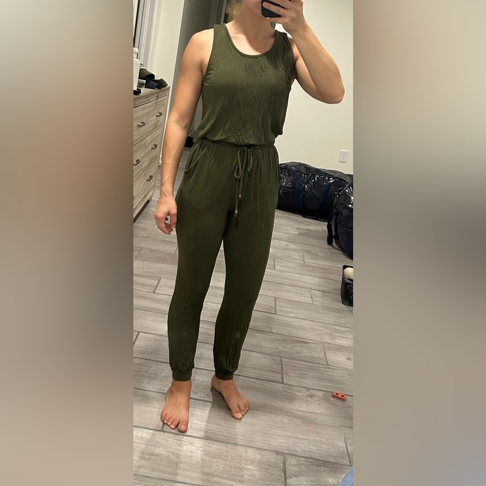 Pink Lily Dark Green Sleeveless Jumpsuit Size Small